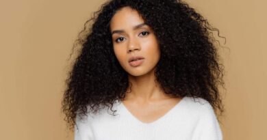 Haircare Tips for Taming Frizzy Hair