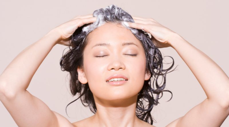 7 Best Hair Darkening Shampoo to Cover Grey Hair!