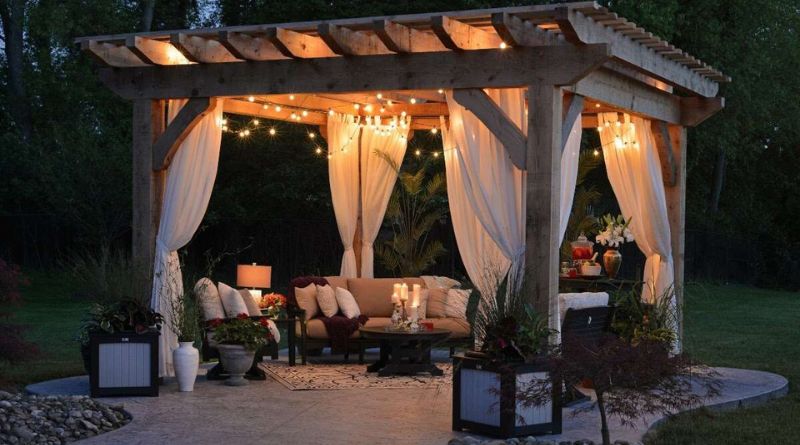 7 Charming Pergola Ideas to Add to Your Yard This Spring