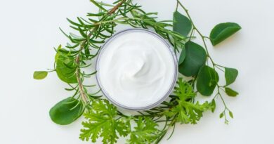 7 Best Natural Face Moisturizers With Organic Ingredients