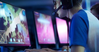 Is It Possible to Become a Pro Gamer Online